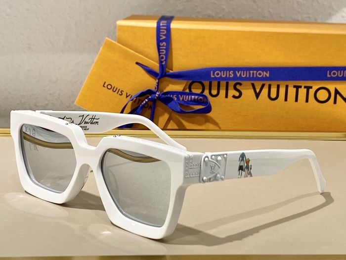 Louis Vuitton Sunglasses Top Quality LVS00011